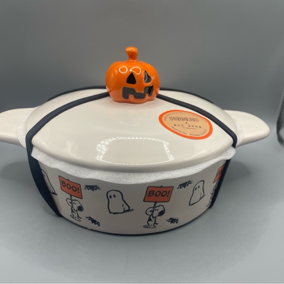 Rae Dunn X Peanuts Halloween Boo! Baking Dish With Pumpkin Handle NEW - Picture 1 of 4